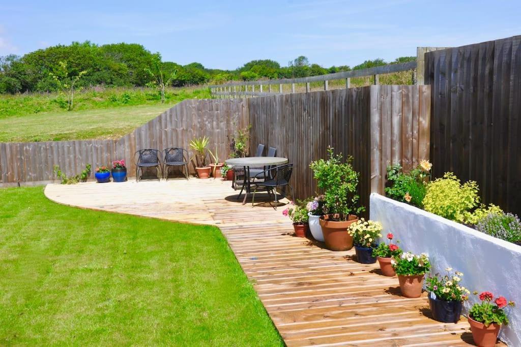 Stunning Annexe 1 Luxury Bedroom, Eating Area & Bathroom Only! Truro Exterior photo